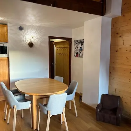 Lodgy I Duplex شقة رون - ألب